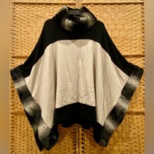 Tess Elliott Studio "Levi" Elegant Beige Black Poncho Sweater Faux Fur Trim NWT